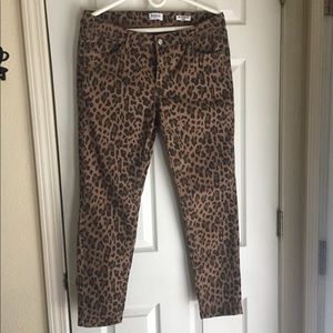 Kensie leopard print jeans